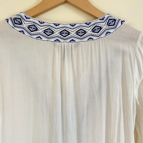 4/$25 WHBM Women Tunic‎ Shirt sz 6 White Blue Embroidery Argyle Fair Isle Casual - Picture 13 of 15